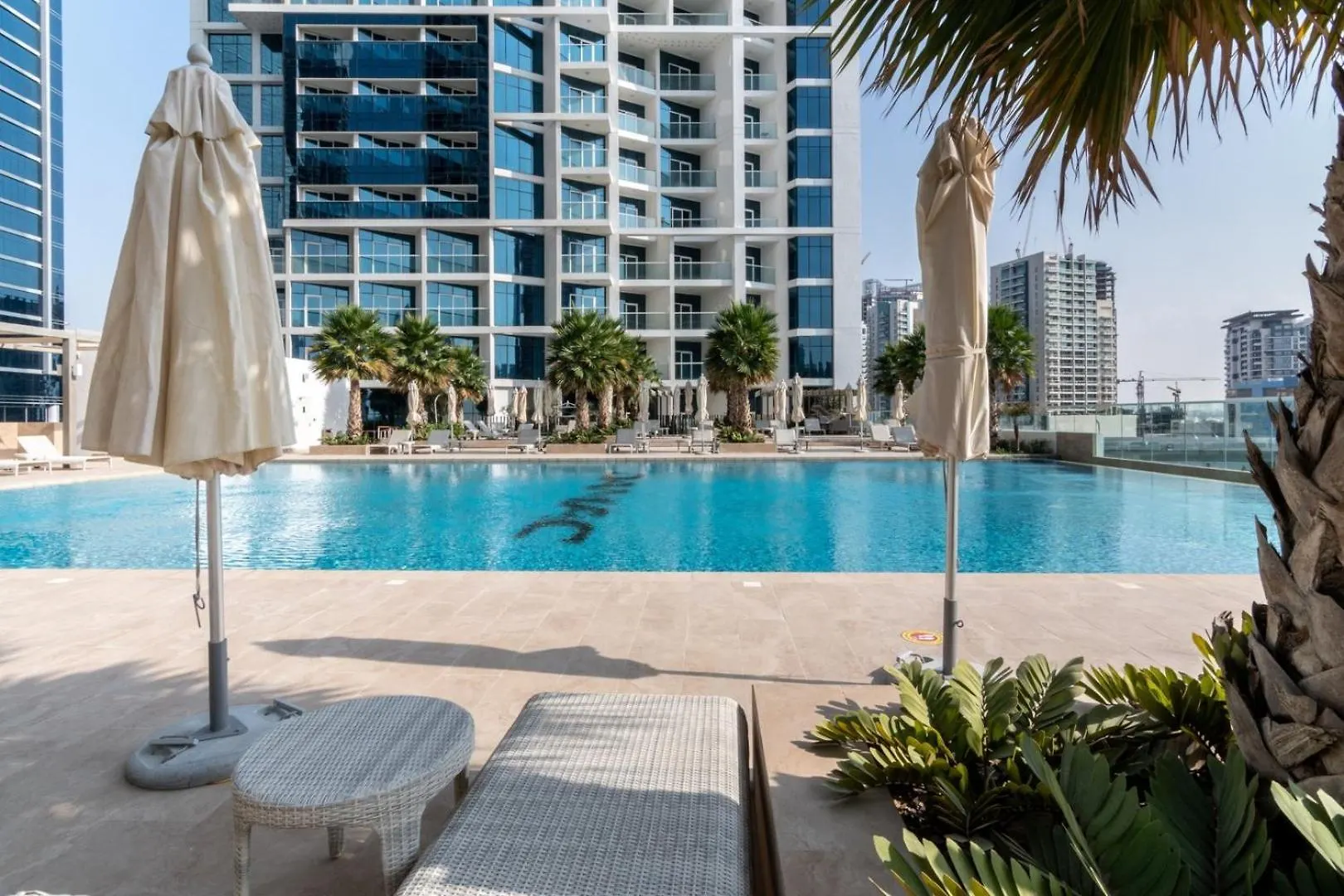 Guestready Holiday Homes - Afterlight Roses Dubai 0*,